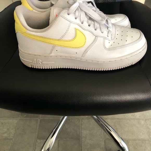 Nike Air Force 1 youth size - Picture 2 of 12